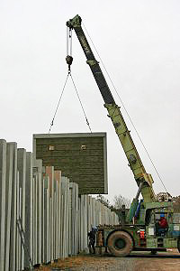crane instillation of precast concrete panels